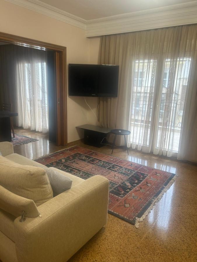 Central Family Apartment Thessaloniki Buitenkant foto